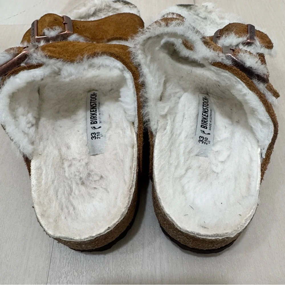 Kids' Birkenstock® Arizona Shearling Sandals Size 33 = Kids 2-2.5 - Picture 7 of 14